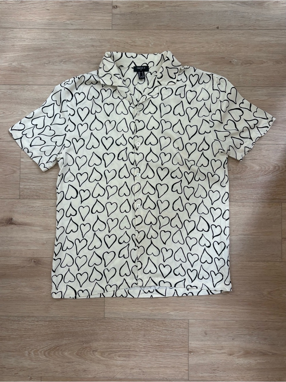 Forever 21 Men Cream White Black Heart Print Short Sleeve Button Down Shirt M